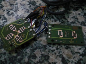 Placa de circuito de um joystick original do Master System. Estava bem oxidada